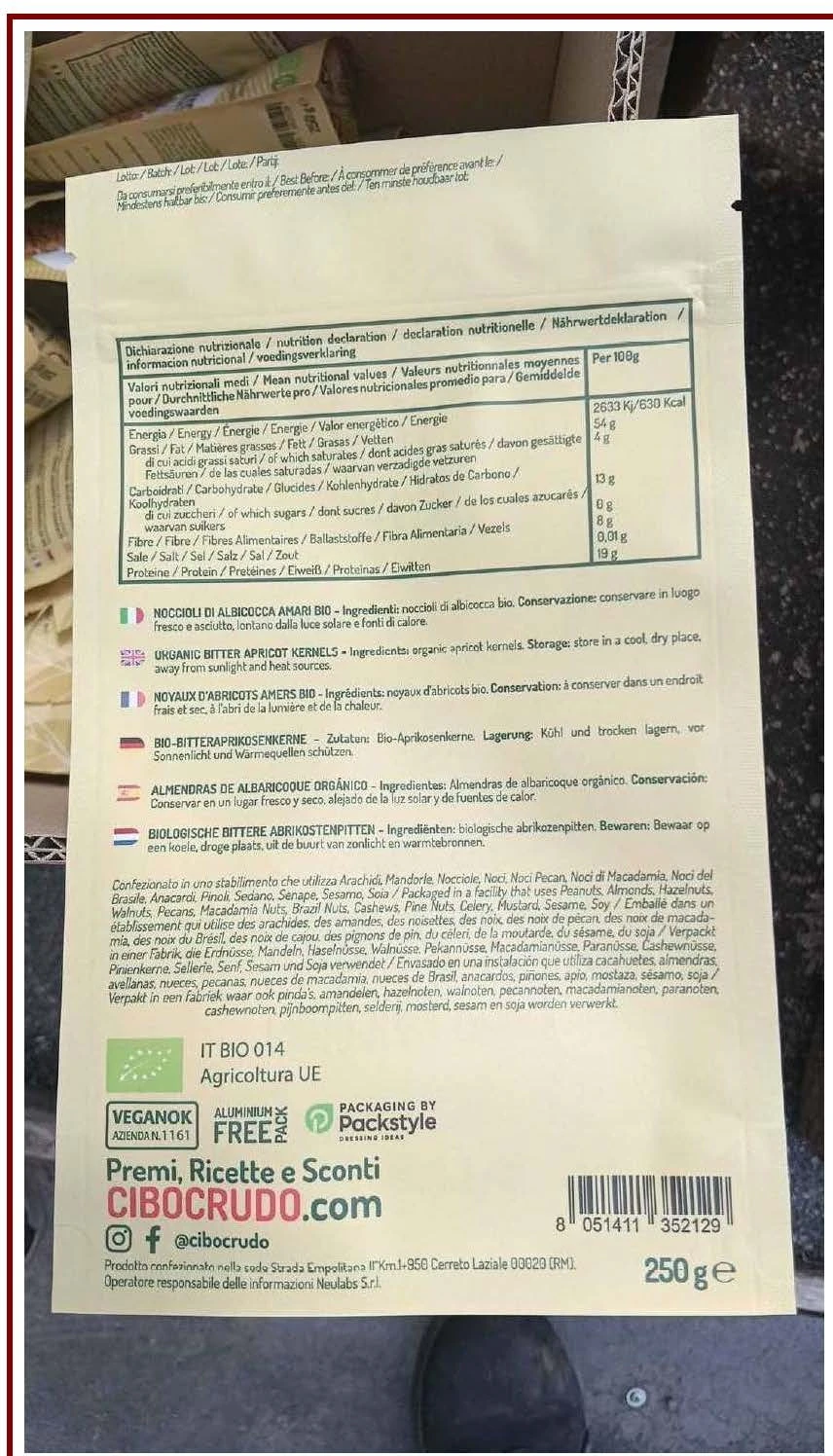 Foto Noccioli di Albicocca Biologici - 250g CiboCrudo richiamato