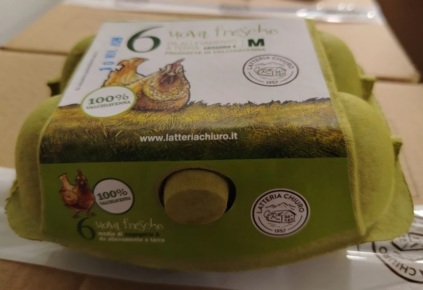 Foto 6 uova fresche da allevamento a terra - m - categoria A Latteria Chiuro richiamato